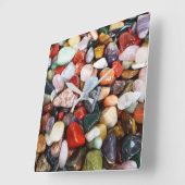 Veel prachtig gekleurde stenen vierkante klok (Hoek)