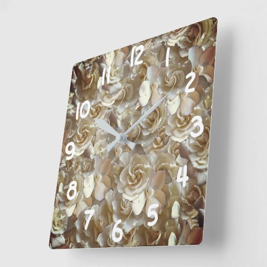 Veel prachtige bladen van roos vierkante klok