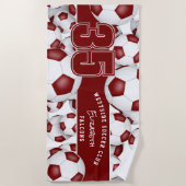 Veel voetballen aangepaste teamnaam maroon strandlaken (Voorkant)