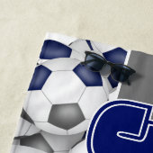 Veel voetballen blauw grijs sportteam kleuren strandlaken (In situ)