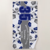 Veel voetballen blauw grijs sportteam kleuren strandlaken (Voorkant)