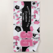 Veel voetballen roze zwart meisjes team naam strandlaken (Voorkant)