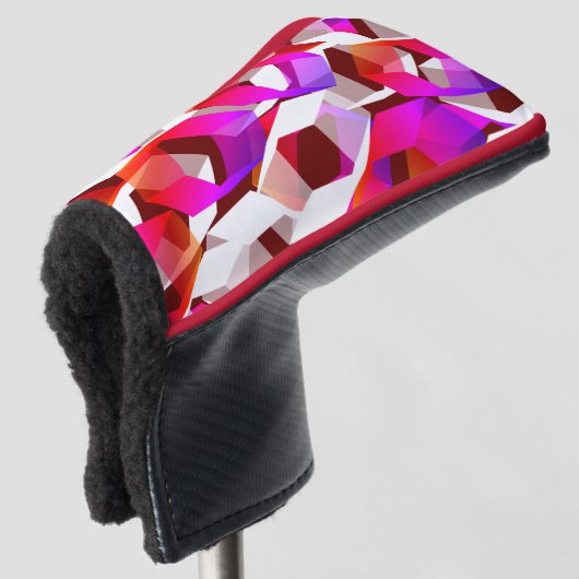 Veel zeshoeken gekleurd op donkerrode achtergrond golfheadcover (3/4 voorkant)