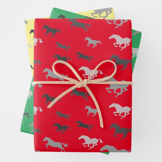 Veel zwarte witte grijze paarden inpakken papieren inpakpapier vel (In situ)