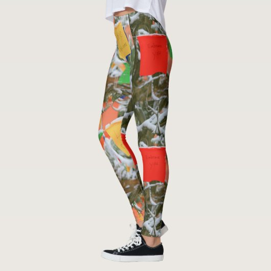 veelkleurige gebeden vlaggen "de liefde gaat door" leggings (Links)