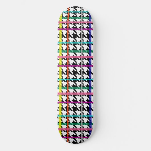 Veelkleurige lijnen op geplakt houndstooth ontwerp persoonlijk skateboard (Voorkant)