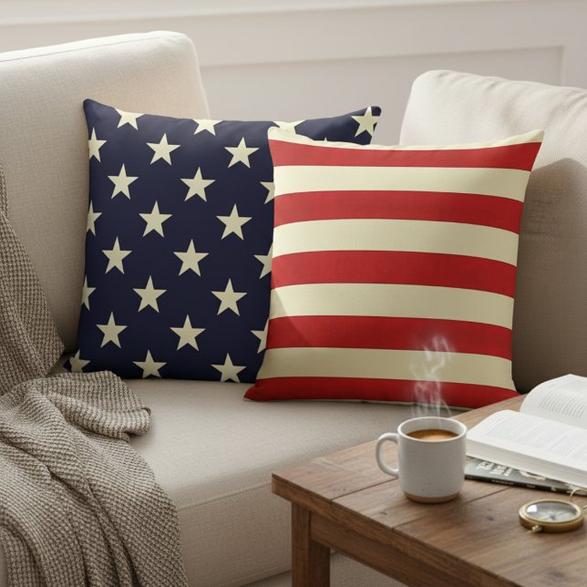 Veelzijdig patriottisme: sterren en strepen omkeer kussen (Versatile Patriotism: Stars & Stripes Reversible Throw Pillow)