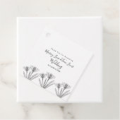 Veerbloemige wilde bloemen, handgeschreven papierk bedankjes labels (In situ)