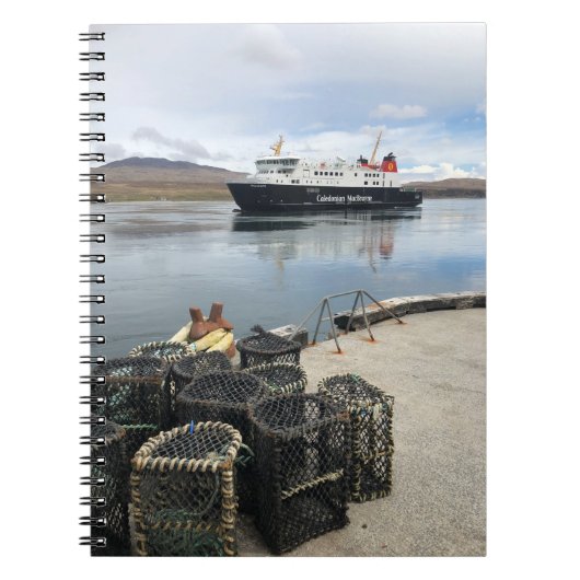 veerboot naar de islaie in Schotland Notitieboek (Voorkant)