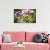 Veervlieg op wilde bloemen canvas afdruk (Insitu (Woonkamer))