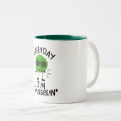 Vegan Brussels Sprouts Tweekleurige Koffiemok (Voorkant rechts)