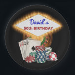 Vegas Casino Night Zwarte Verjaardagsfeestje  Papieren Bordje<br><div class="desc">Breng de opwinding van de Strip naar je feest met deze Vegas Casino-thema papieren borden! Met gewaagde casinografieken, glinsterende gouden accenten en aanpasbare tekst is het een perfect statement voor je verjaardag, bruiloft, vrijgezellenfeest of casinonacht feesttafel. Of je nu een jackpot-verjaardag viert of een high-rolling avond organiseert, deze papieren borden...</div>