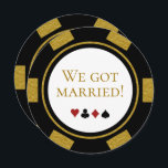 Vegas Wedding Elopement Announce Gold Poker Chip Kaart<br><div class="desc">Duw uw je vrienden en familie door hen deze gouden,  zwarte en witte pokerspaanders te sturen,  trouwdplekaankondigingen en/of feestuitnodigingen. Ze wachten vol ongeduld om bij je te zijn op deze leuke receptie.</div>