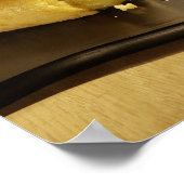 Vegetable pizza gesneden op zwarte pan op hout poster (Hoek)