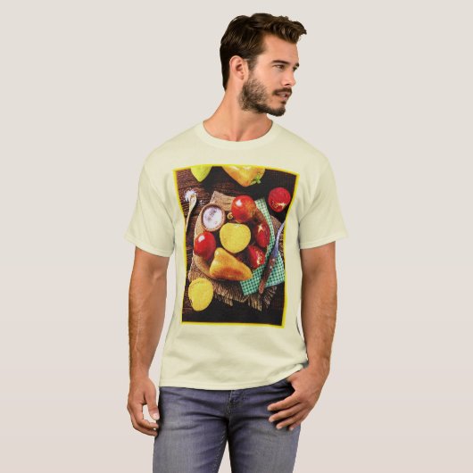 "Vegetables Homemade Salad", een foto van de Cute  T-shirt (Voorkant volledig)