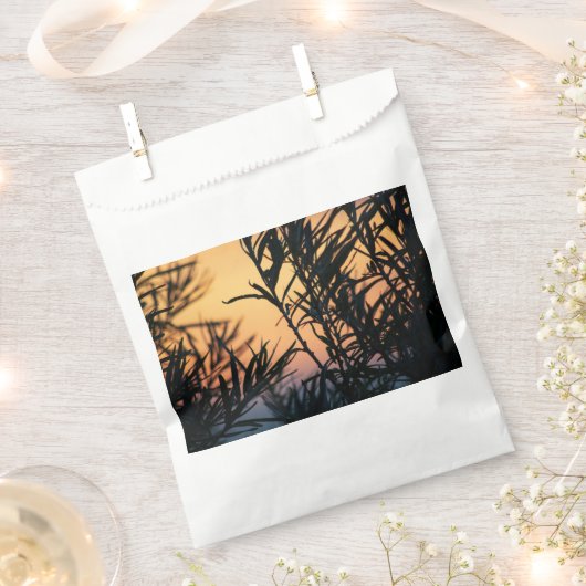 Vegetatie bij zonsondergang bedankzakje (Geknipt)