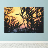 Vegetatie bij zonsondergang canvas afdruk (Insitu (Houten vloer))