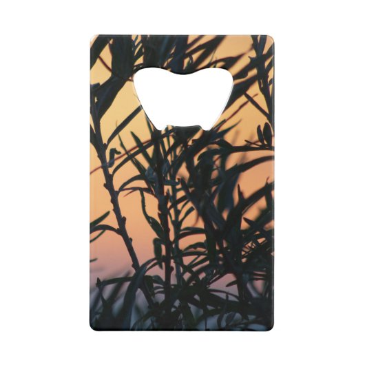 Vegetatie bij zonsondergang creditkaart flessenopener (Achterkant)