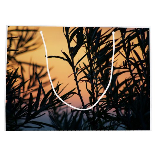 Vegetatie bij zonsondergang groot cadeauzakje (Achterkant)