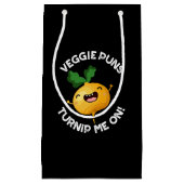 Veggie Puns Verwen me op Grappige Pun Dark BG Klein Cadeauzakje (Voorkant)