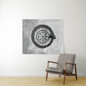 Vegvisir met Ouroboros en runes - grayscale Wandkleed (In Situ (horizontaal))