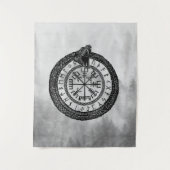 Vegvisir met Ouroboros en runes - grayscale Wandkleed (Voorkant)