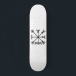 Vegvisir Viking Symbol Persoonlijk Skateboard<br><div class="desc">Een vegvísir (noords voor gebarentaal of wegvinder) is een Scandinavische magische klep die bedoeld is om de drager te helpen bij het zoeken naar een weg door een ruw weer. Het symbool is te vinden in de Huld Manuscript, die in 1880 in IJsland door Geir Vigfusson is verzameld (maar uit...</div>