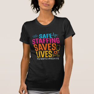 Veilig personeel redt levens van verpleegkundigen t-shirt