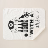 Veilige Drink met een verpleegster Sherpa Deken (Voorkant (horizontaal))