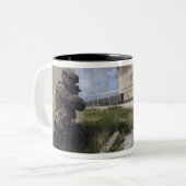 Veiligheid op zee tweekleurige koffiemok (Voorkant links)