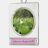 Veld Lotus Flowers Summer Garden Verzilverd Banner Ornament (Links)