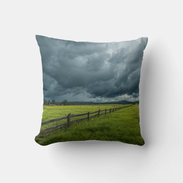 Veld met een houten hek kussen (Voorkant)