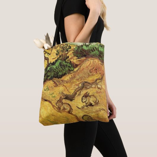 Veld met twee konijnen door Vincent van Gogh Tote Bag (Dichtbij)