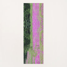 Veld met wilde Phlox-bloemen op een yogamat