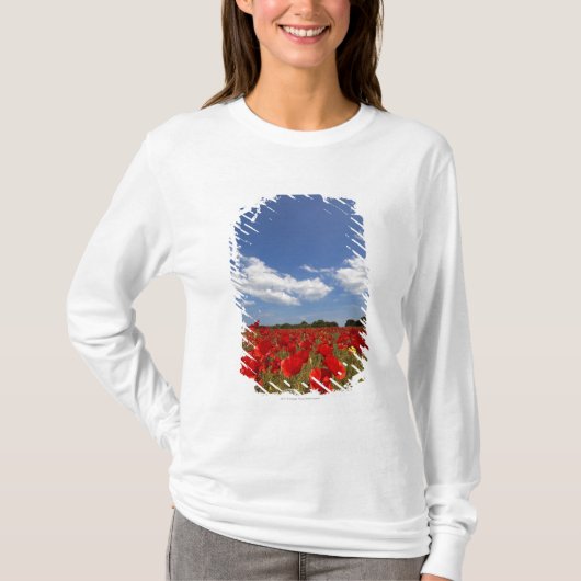 Veld vol rode bloemen t-shirt (Voorkant)