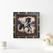 Veldgalop: verkoolde houten zigeunervanner vierkante klok (Huis)