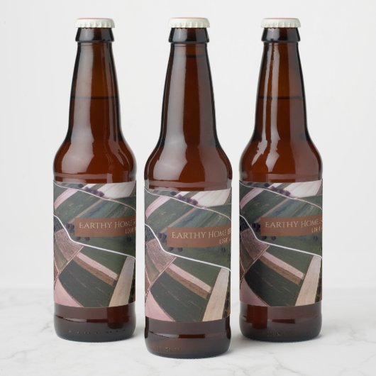 Veldkanteling van het groene landschap, aardbeving bier etiket (Flessen)