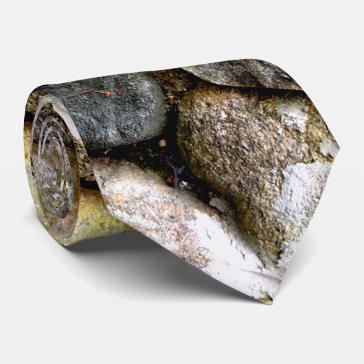 Veldsteen, stenen, gesteente, gestormde steen, roe stropdas (Opgerold)