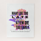 Velen sterven te laat en een paar te vroeg. NIETZS Legpuzzel (Verticaal)