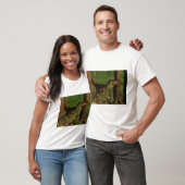 Velociraptor dinosaur in het bos t-shirt (Unisex)