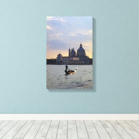 Venetiaanse gondola bij zonsondergang canvas afdruk (Insitu (Houten vloer))