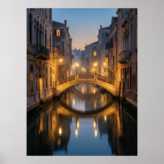 Venetiaanse Kanaalbrug in de schemering Poster (Voorkant)