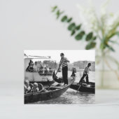 VENICE GONDOLIERS IN BLACK EN WHITE BRIEFKAART (Staand voorkant)