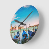 Venice Grand Canal met blauwe iconische gondels Ronde Klok (Hoek)