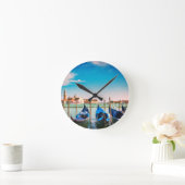 Venice Grand Canal met blauwe iconische gondels Ronde Klok (Huis)