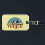 Venice Italy Retro City Skyline Cityscape Art Bagagelabel<br><div class="desc">en retro-stadsplan met prachtige skyline, toeristische attractie en cityscape art. Koelwolkenkrabber en bouwartikelen voor silhouette-illustratie voor toeristen en reizigers. Perfect als souvenir om terug naar huis te brengen wanneer je op reis bent. Bespaar de herinnering aan uw reis en vakantie met familie en vrienden. De achtergrondkleur kan aan uw gewenste...</div>