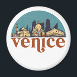 Venice Italy Retro City Skyline Cityscape Art Magneet<br><div class="desc">en retro-stadsplan met prachtige skyline, toeristische attractie en cityscape art. Koelwolkenkrabber en bouwartikelen voor silhouette-illustratie voor toeristen en reizigers. Perfect als souvenir om terug naar huis te brengen wanneer je over de hele wereld reist. Bespaar de herinnering aan uw reis en vakantie met familie en vrienden. De achtergrondkleur kan aan...</div>