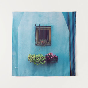 VENSTER MET LIJST BOVEN GROEN EN PINK PETALED FLO WANDKLEED