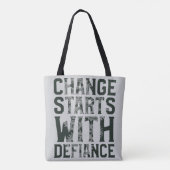 Verandering begint met de 'Defiance' boodschappent Tote Bag (Achterkant)