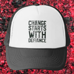 Verandering begint met de 'Defiance' Trucker Hoed Pet